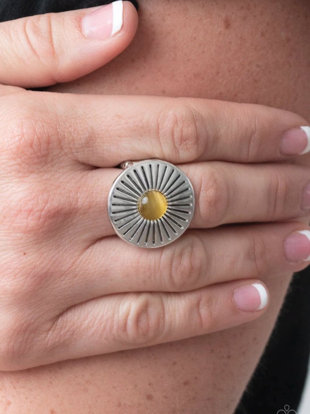 Paparazzi Jewelry Accessories - Everglade Eden - Yellow Ring - Vintage